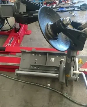BRIGHT LC588S Truck| Bus| Tractor Tyre Changer 240v Single Phase